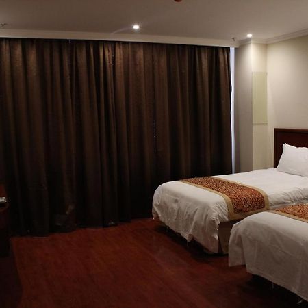 Greentree Inn Shanghai Pudong Airport Wild Animal Park Express Hotel Nanhui Eksteriør billede